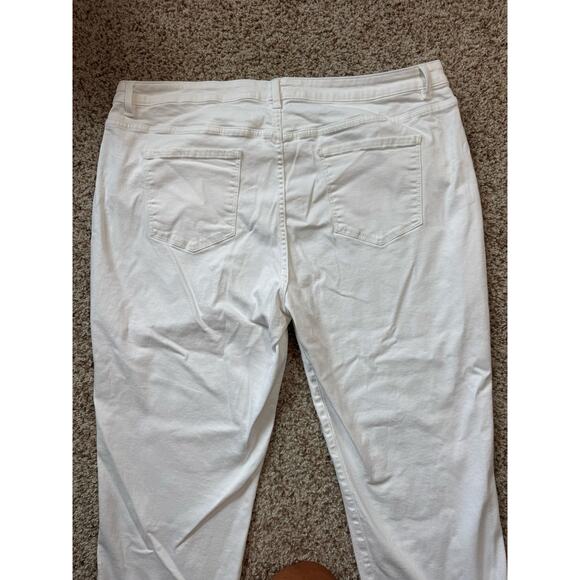 Coldwater Creek size women's 20W, slightly cropped, stretchy; White denim Jeans - Picture 5 of 10
